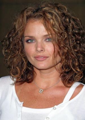 Dina Meyer